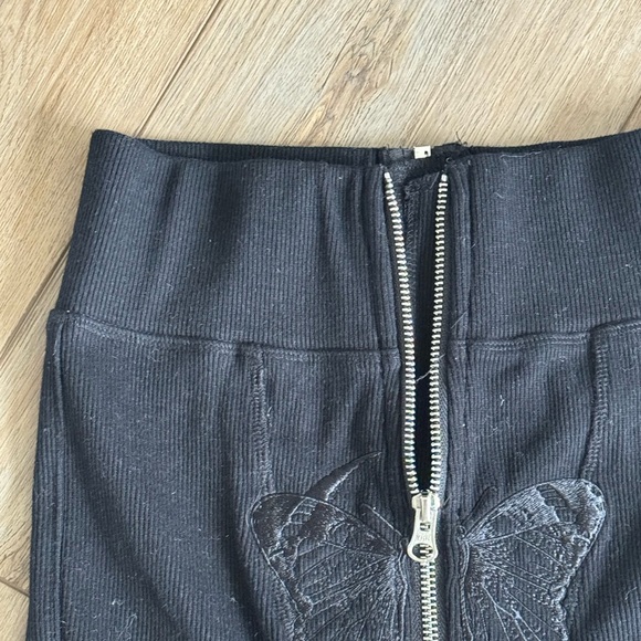 Tordrobes Black Butterfly Zip Pants - Picture 4 of 6
